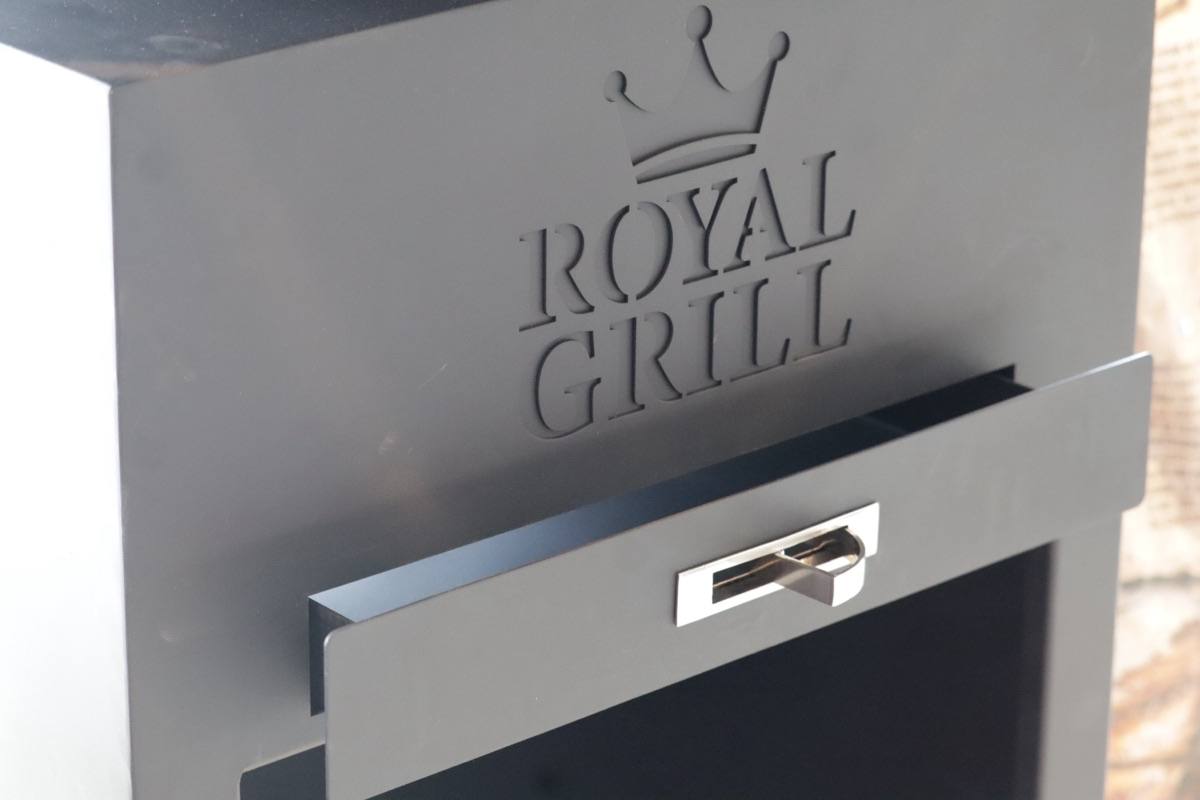 Royal Grill logo detail